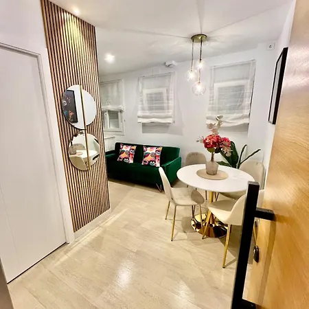 Apartment Avenzoar Seville