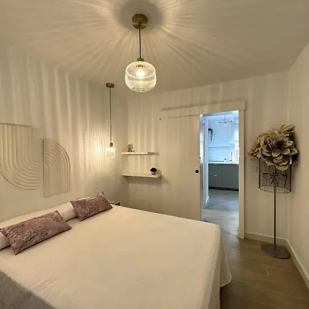 Apartment Avenzoar Seville